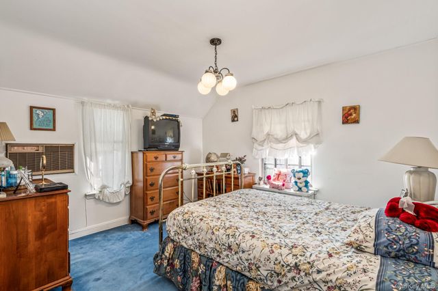 85-25 213th Street, Hollis Hills, NY 11427