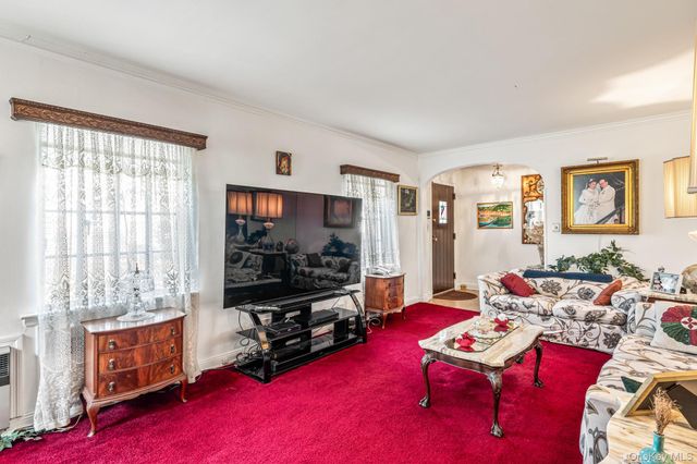 85-25 213th Street, Hollis Hills, NY 11427