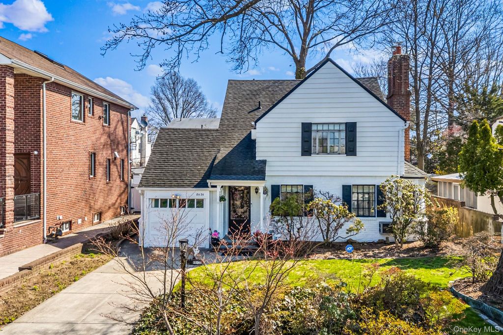 85-25 213th Street, Hollis Hills, NY 11427