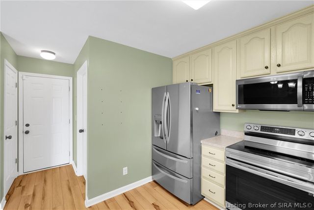 405 Crest Way Drive, Henryville, IN 47126