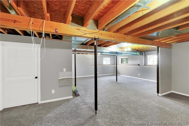 405 Crest Way Drive, Henryville, IN 47126