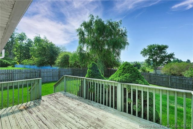 405 Crest Way Drive, Henryville, IN 47126