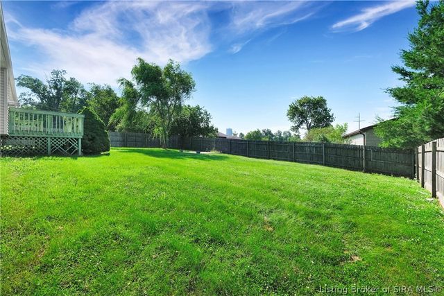 405 Crest Way Drive, Henryville, IN 47126
