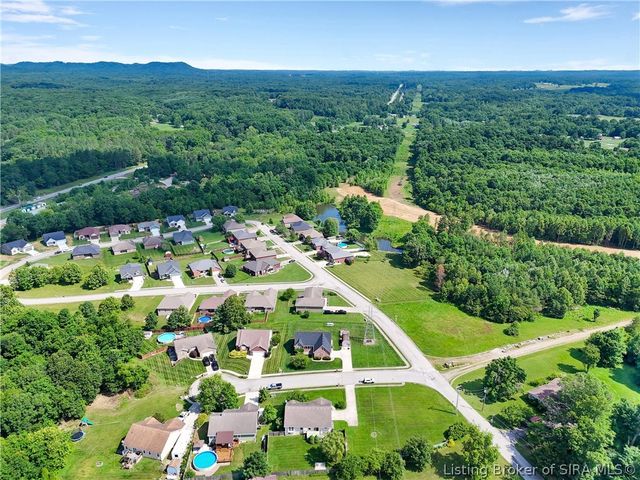 405 Crest Way Drive, Henryville, IN 47126
