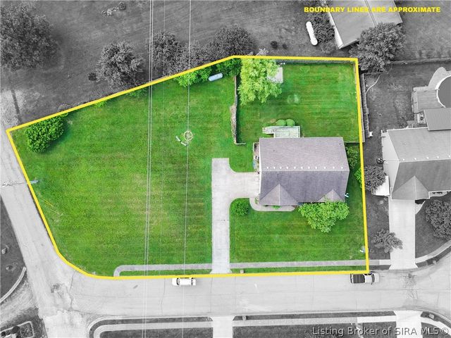 405 Crest Way Drive, Henryville, IN 47126