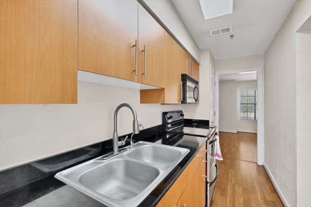 3901 Travis Street 113, Dallas, TX 75204