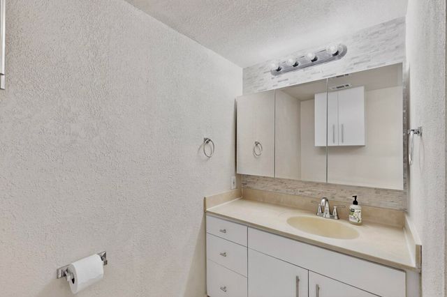 3901 Travis Street 113, Dallas, TX 75204