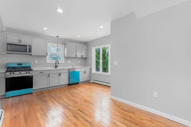 3222 Pawtucket Avenue, East Providence, RI 02915
