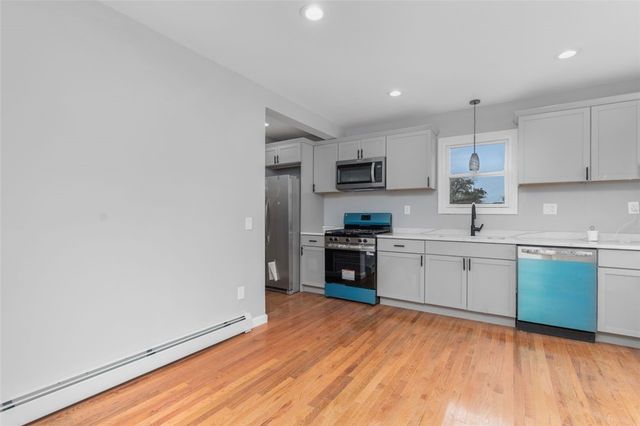 3222 Pawtucket Avenue, East Providence, RI 02915