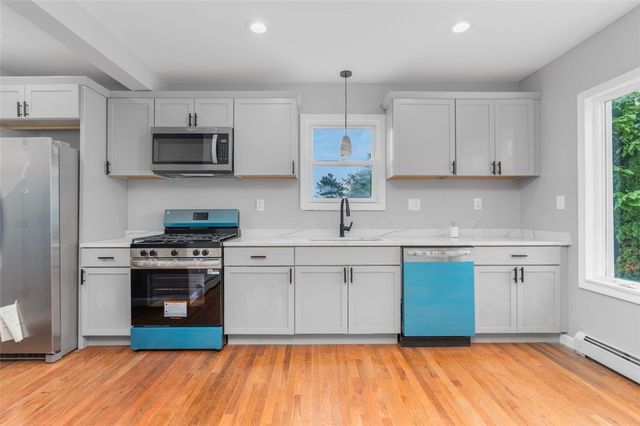 3222 Pawtucket Avenue, East Providence, RI 02915