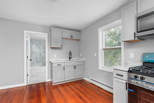 3222 Pawtucket Avenue, East Providence, RI 02915