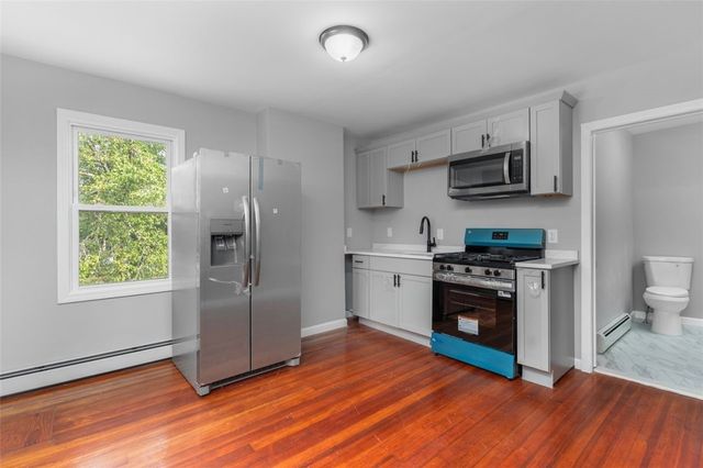 3222 Pawtucket Avenue, East Providence, RI 02915