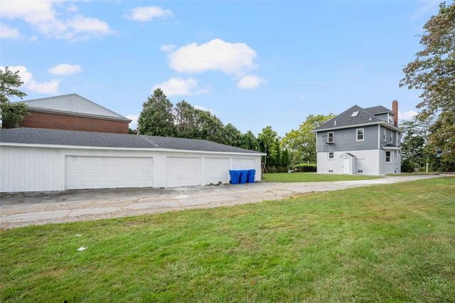 3222 Pawtucket Avenue, East Providence, RI 02915