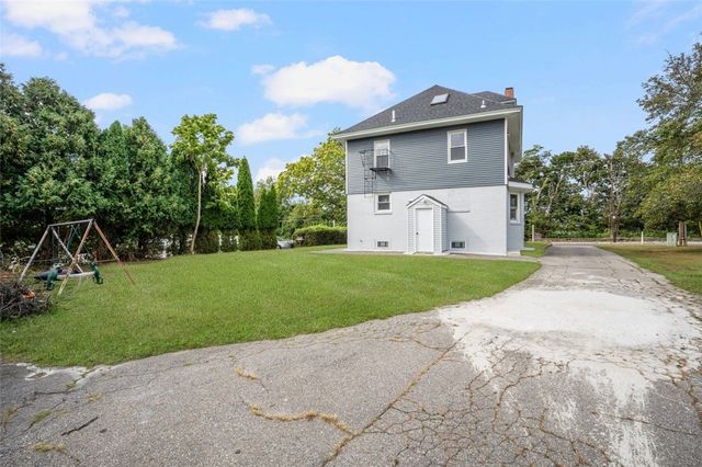 3222 Pawtucket Avenue, East Providence, RI 02915