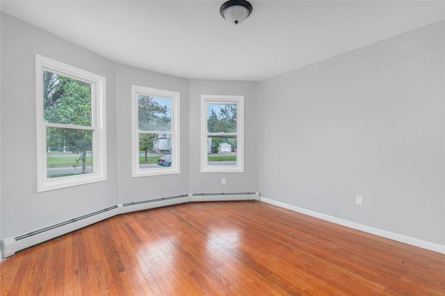 3222 Pawtucket Avenue, East Providence, RI 02915