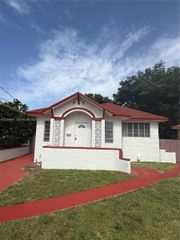 3747 Sheridan Avenue, Miami Beach, FL 33140