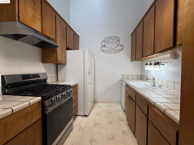 2121 Vale Rd 322, San Pablo, CA 94806