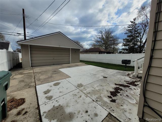 2108 Mclain Avenue, Lincoln Park, MI 48146