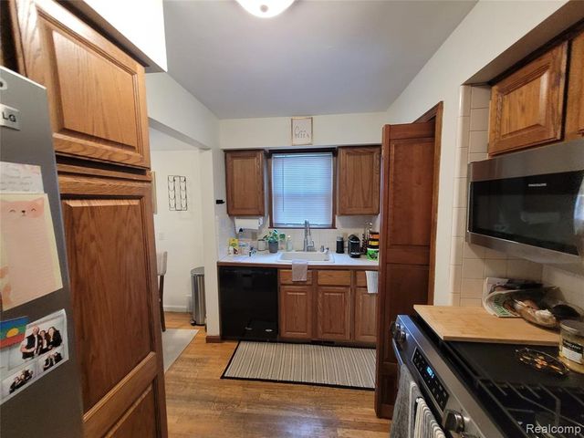 2108 Mclain Avenue, Lincoln Park, MI 48146