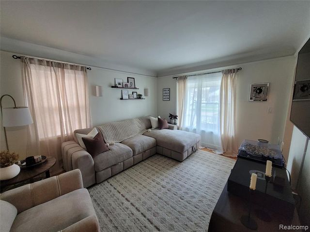 2108 Mclain Avenue, Lincoln Park, MI 48146