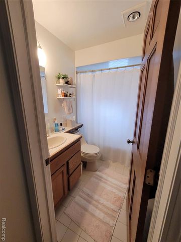 2108 Mclain Avenue, Lincoln Park, MI 48146