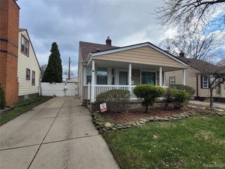 2108 Mclain Avenue, Lincoln Park, MI 48146