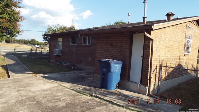 2603 Lombrano St, San Antonio, TX 78228
