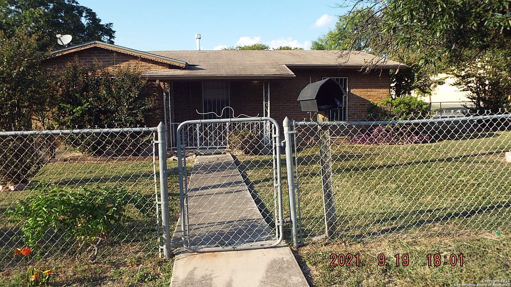 2603 Lombrano St, San Antonio, TX 78228