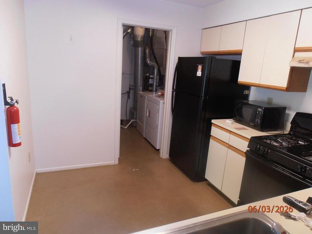 2907-A TARNBROOK DR, Mount Laurel, NJ 08054