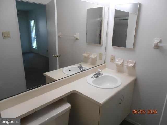 2907-A TARNBROOK DR, Mount Laurel, NJ 08054