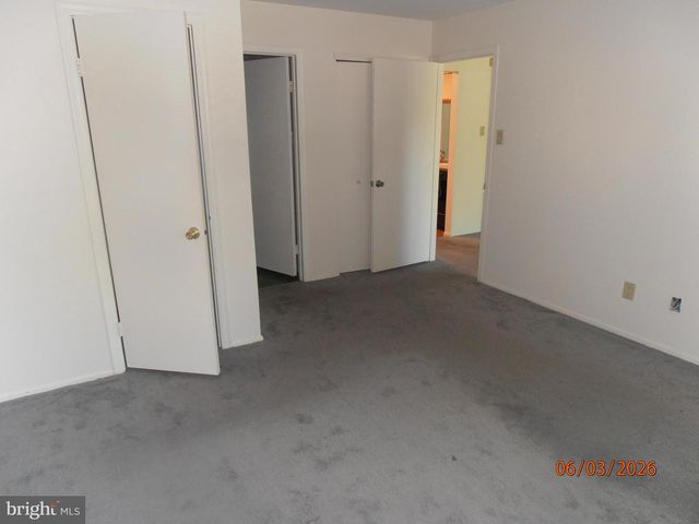 2907-A TARNBROOK DR, Mount Laurel, NJ 08054