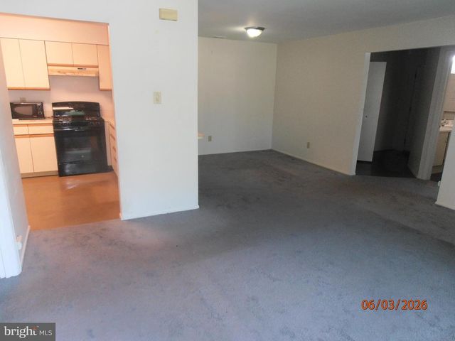 2907-A TARNBROOK DR, Mount Laurel, NJ 08054