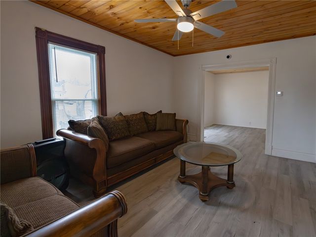 584 East Avenue, Shelby, NY 14103