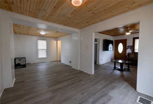 584 East Avenue, Shelby, NY 14103