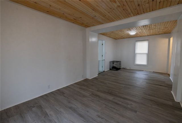 584 East Avenue, Shelby, NY 14103