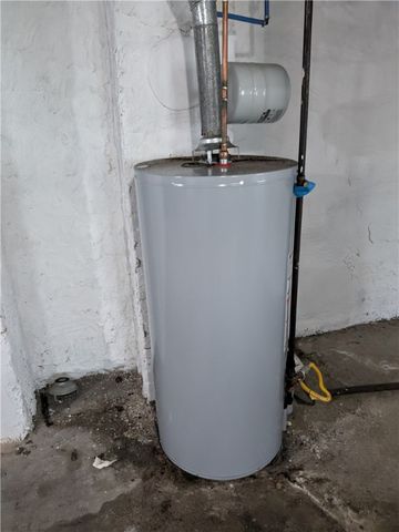 709 Fruit Way, Mckees Rocks, PA 15136