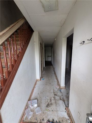 709 Fruit Way, Mckees Rocks, PA 15136