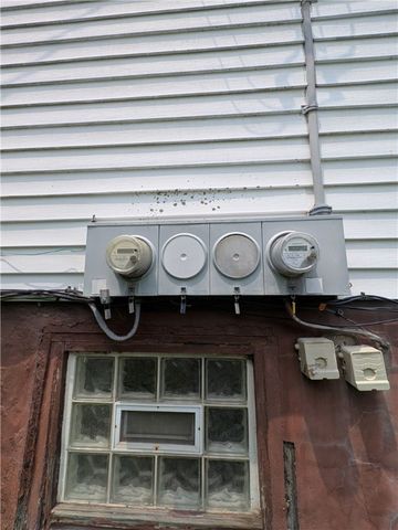 709 Fruit Way, Mckees Rocks, PA 15136