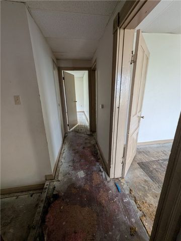 709 Fruit Way, Mckees Rocks, PA 15136