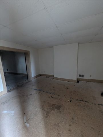 709 Fruit Way, Mckees Rocks, PA 15136