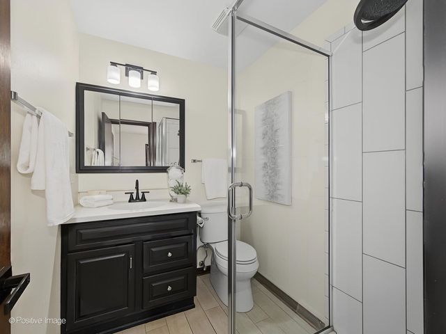 800 Marston Avenue NE, Glen Ellyn, IL 60137