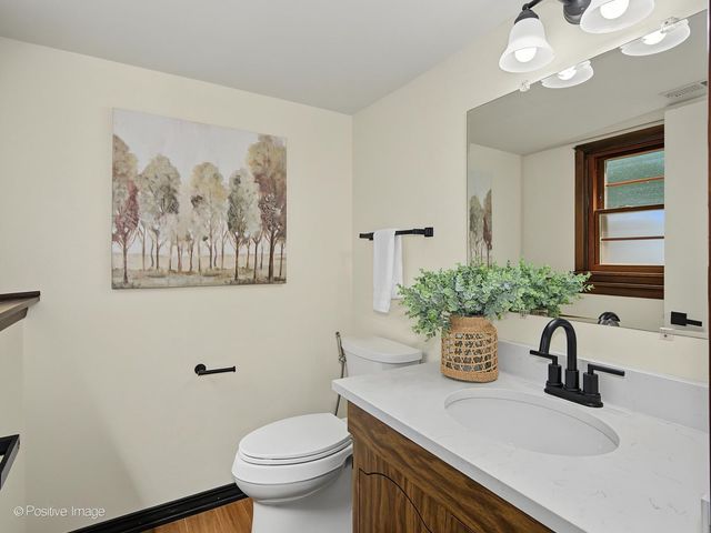 800 Marston Avenue NE, Glen Ellyn, IL 60137