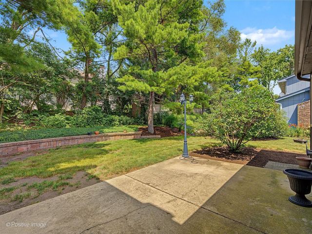 800 Marston Avenue NE, Glen Ellyn, IL 60137