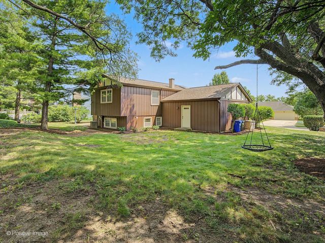 800 Marston Avenue NE, Glen Ellyn, IL 60137