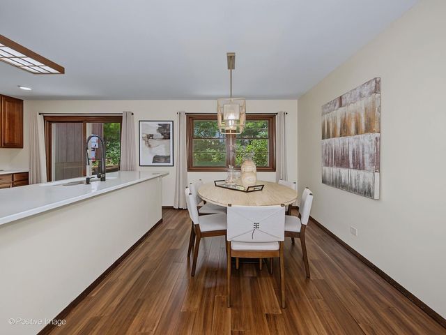 800 Marston Avenue NE, Glen Ellyn, IL 60137