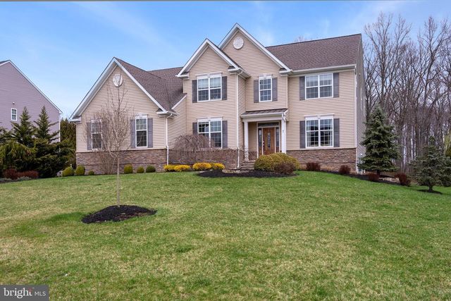 7 WINDFLOWER CT, Robbinsville, NJ 08691