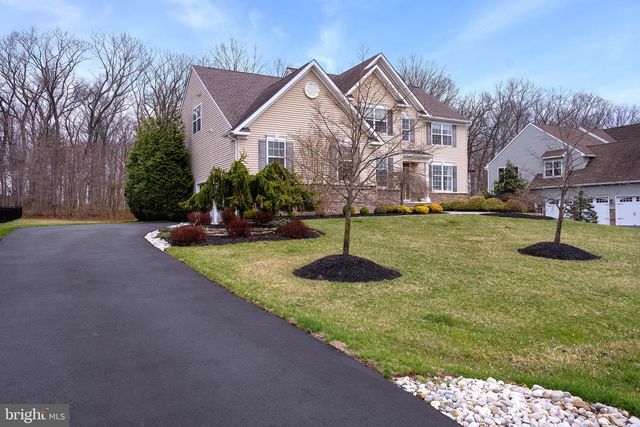 7 WINDFLOWER CT, Robbinsville, NJ 08691