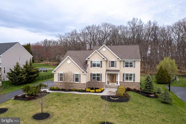 7 WINDFLOWER CT, Robbinsville, NJ 08691