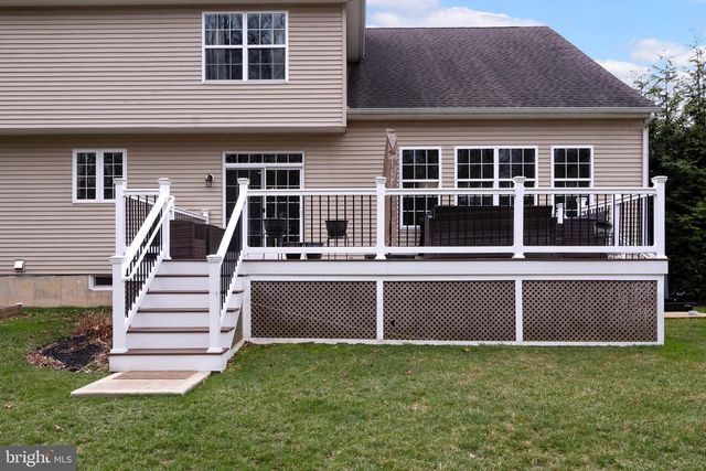 7 WINDFLOWER CT, Robbinsville, NJ 08691