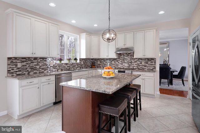 7 WINDFLOWER CT, Robbinsville, NJ 08691